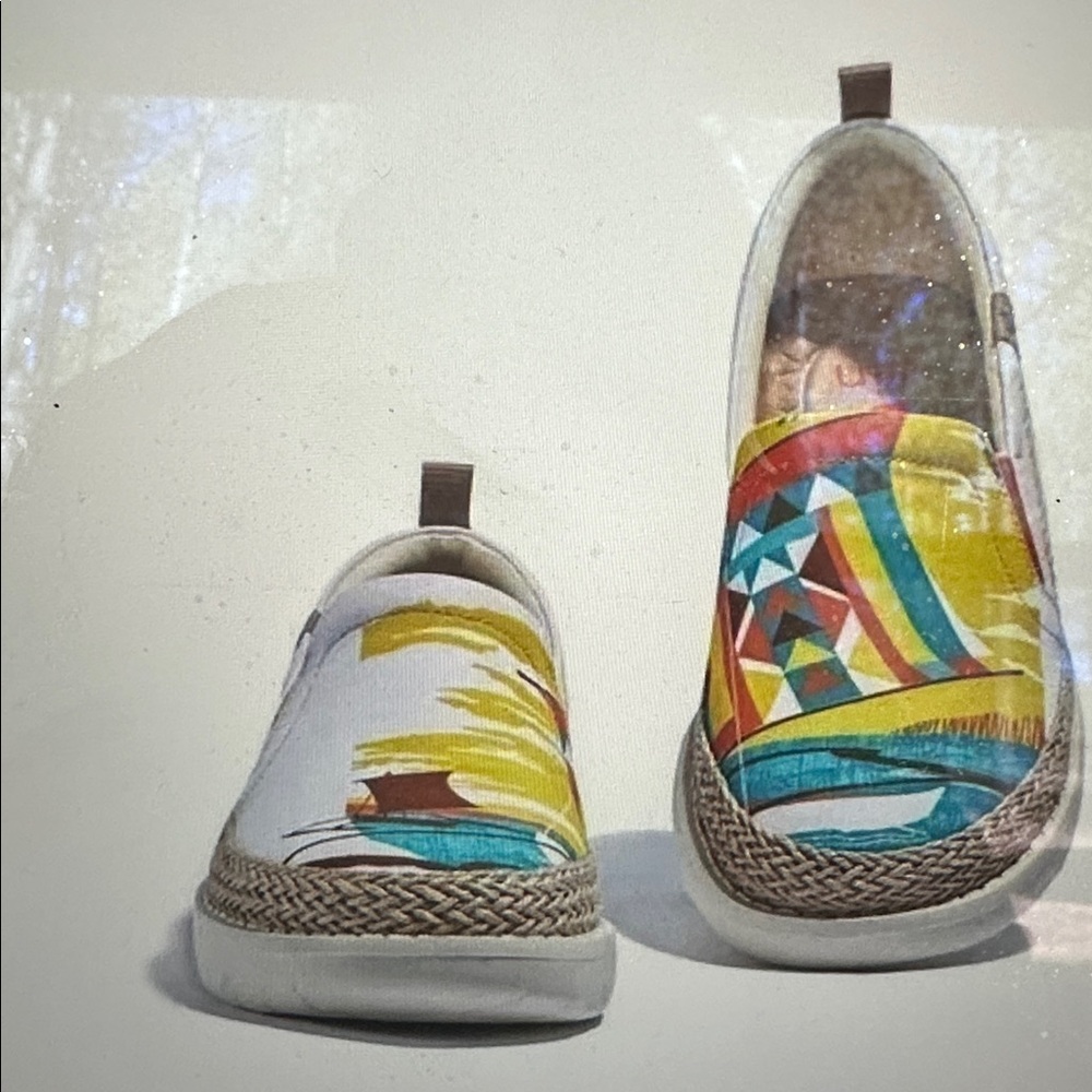 Uin Slip-On Canva Loafer Shoes, women’s size 8 1/2, “Surfing by Sea 2” style - Picture 10 of 17